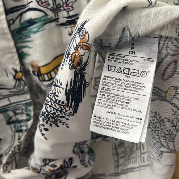 Old Navy small print tie blouse with buttons - Picture 5 of 5